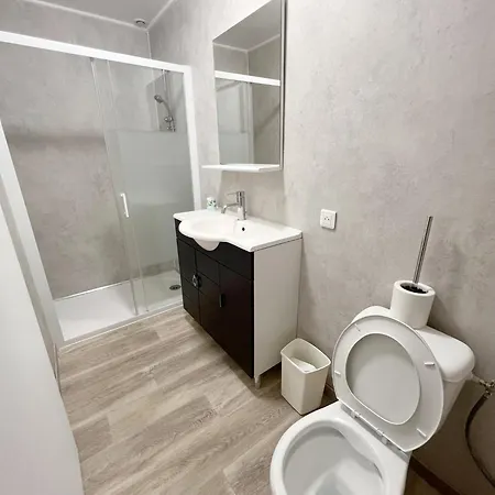 1 Eugenie Apartment *